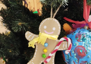 ozdoba choinkowa piernikowy ludzik z papieru