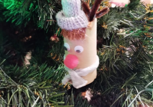 ozdoba choinkowa mikołaj z rolki po papierze