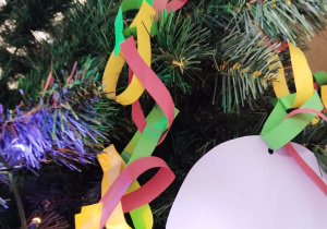 ozdoba choinkowa łąńcuch z papieru